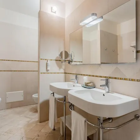 فندق Hotiday Centro Storico 4*