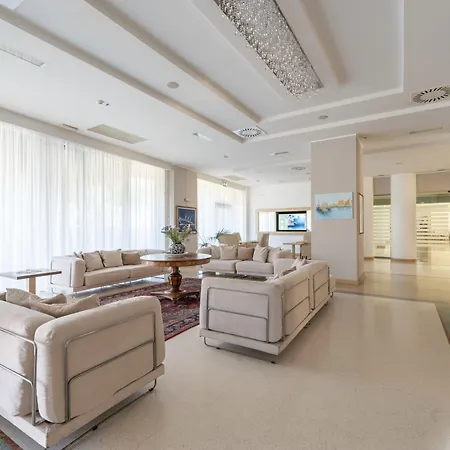 Hotiday Centro Storico 4* أوترانتو