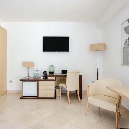 Hotiday Otranto Centro Storico 4* 오트란토