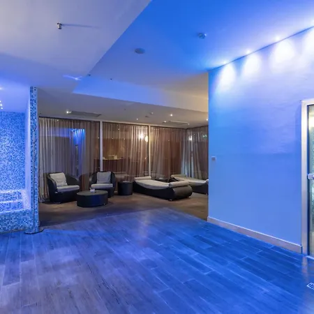 호텔 Hotiday Otranto Centro Storico 4*