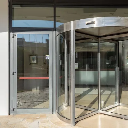 호텔 Hotiday Otranto Centro Storico 4*