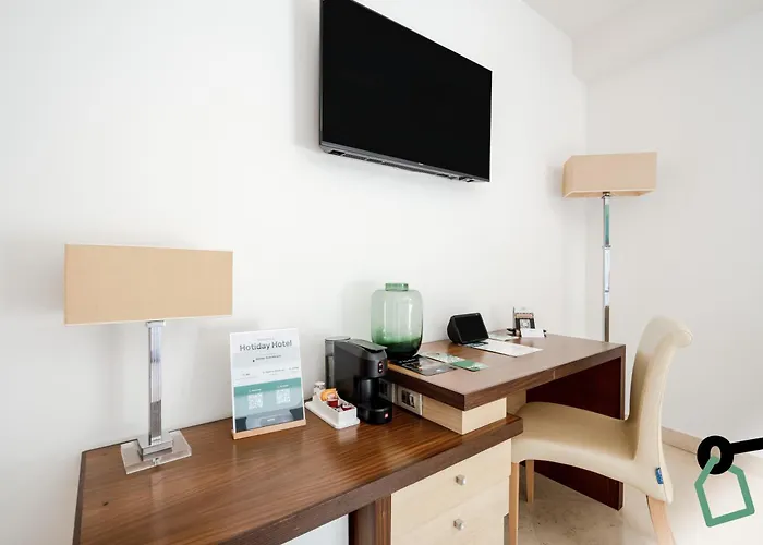 Hotel Hotiday Centro Storico 4*