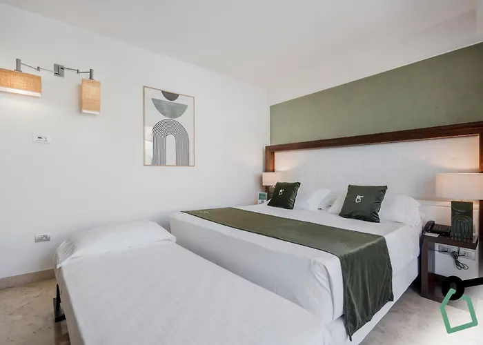 Hotiday Centro Storico Hotel 4*